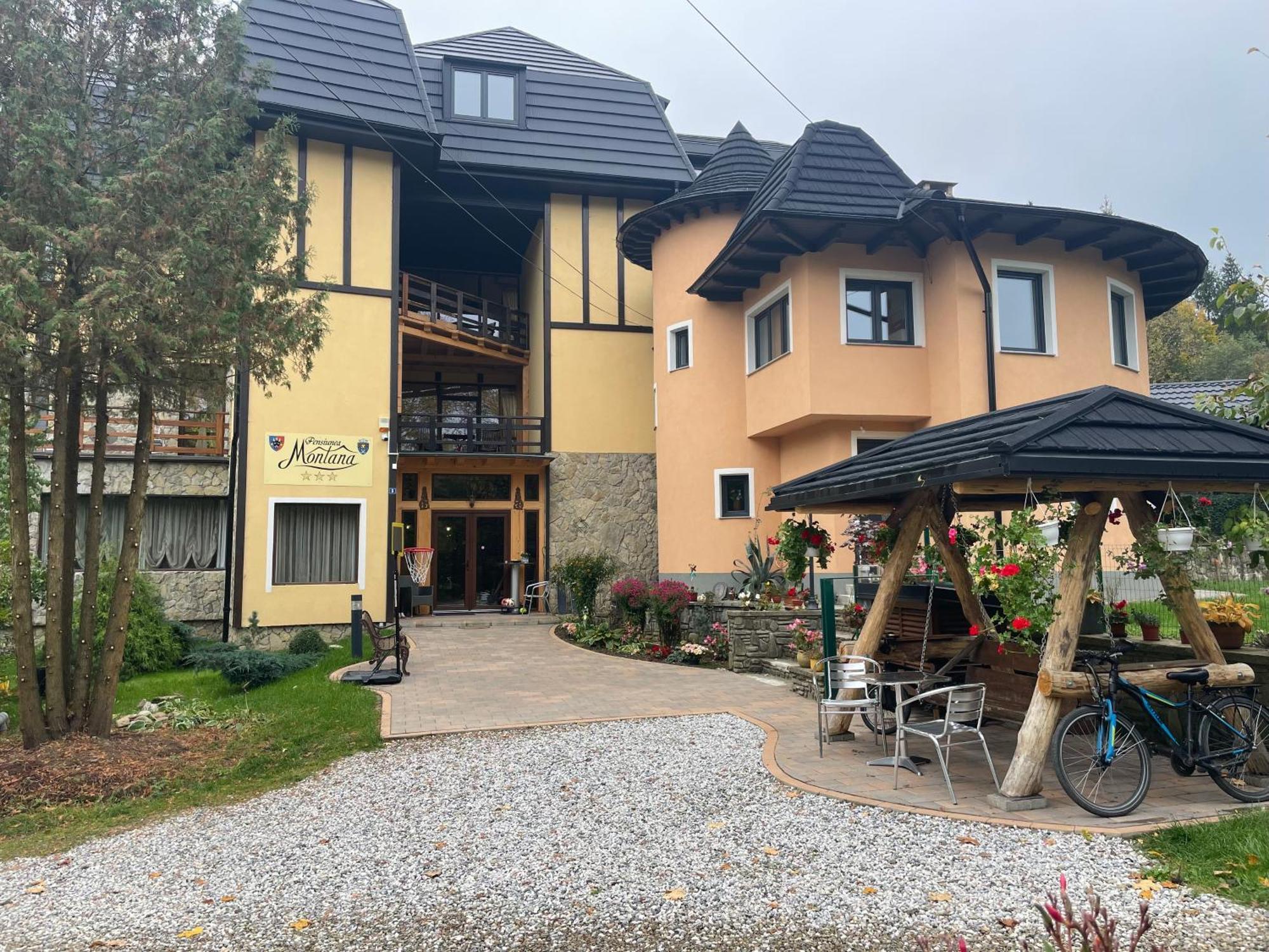Hotel Montana Sucevita Exteriér fotografie